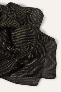 CLOE foulard métallisé 115 €