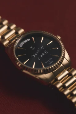 IDONTCARE montre-bracelet